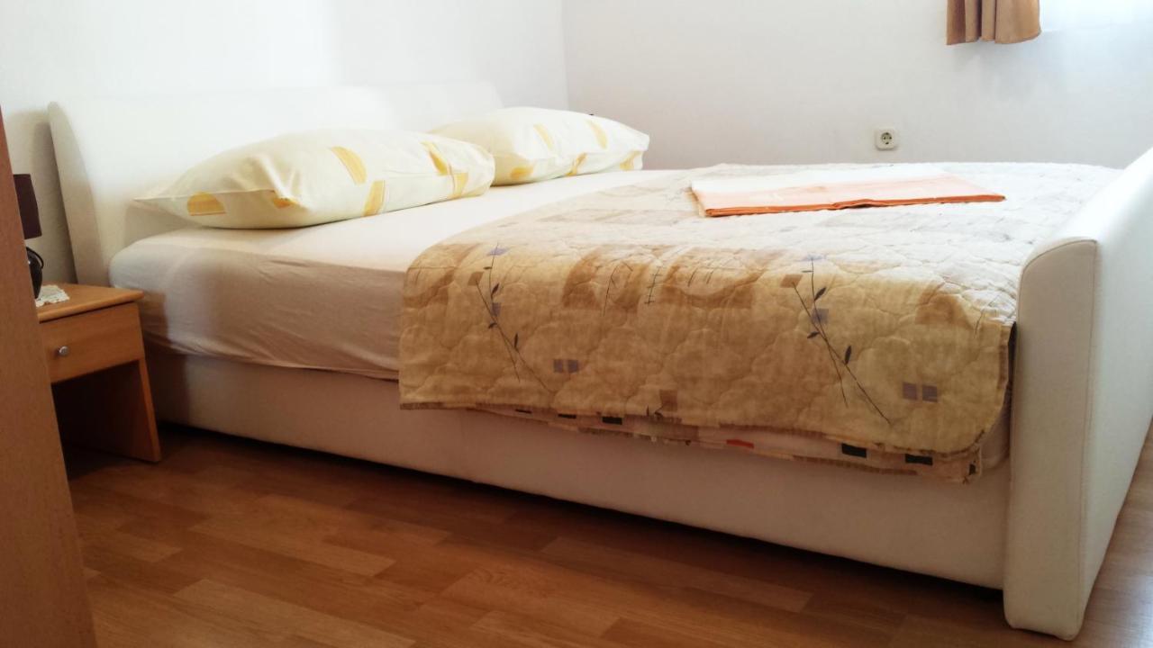 Apartments Sanda Tribunj Tribalj الغرفة الصورة