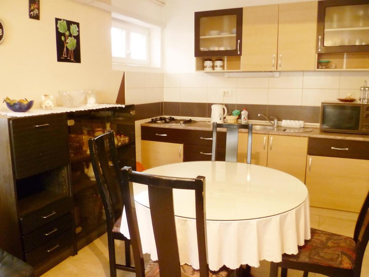 Apartments Sanda Tribunj Tribalj الغرفة الصورة
